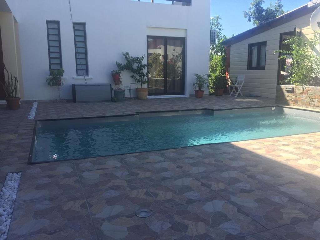Nicole Residence Avec Piscine Chauffee & Jacuzzi Saint-André Eksteriør bilde