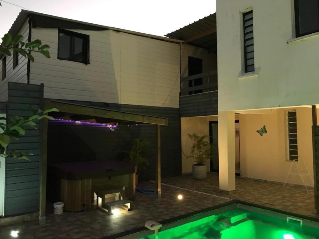 Nicole Residence Avec Piscine Chauffee & Jacuzzi Saint-André Eksteriør bilde